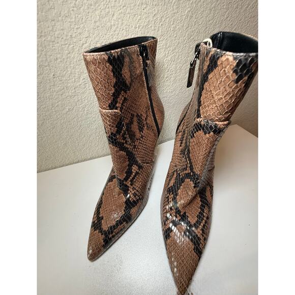 Stuart Weizman animal print heels  $362 - Picture 3 of 5